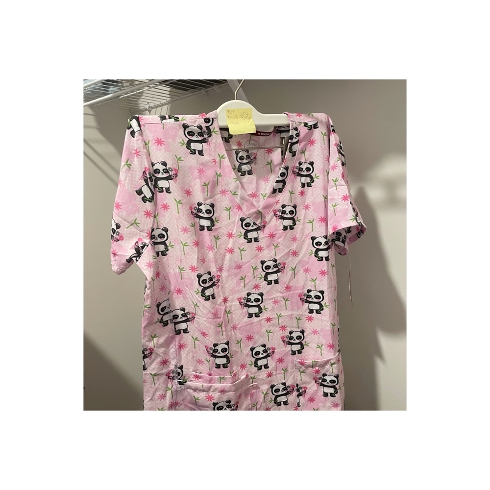 🆕 Panda scrubs shirt 👚